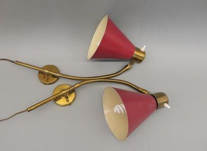 null TRAVAIL FRANCAIS 1960
Paire d'appliques à une lumière à bras orientable et réflecteur...