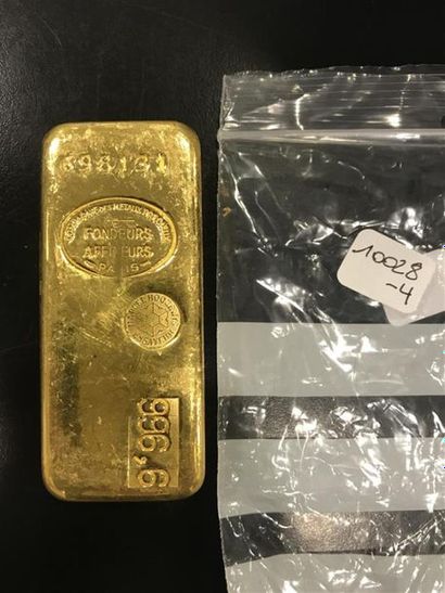 null Lingot d'or numéroté 698131. 996,6 g.
En l'état.
Lot vendu sur désignation,...