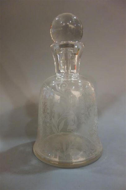 null Belle carafe en cristal de Baccarat pour Rocher Frères. 
