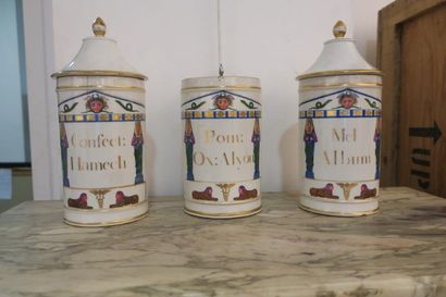 Trois pots à pharmacie, XIXème siècle, marqués...