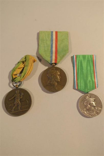 null FRANCE. 3 médailles secours, reconnaissance aux agriculteurs, guerre 14/18,...