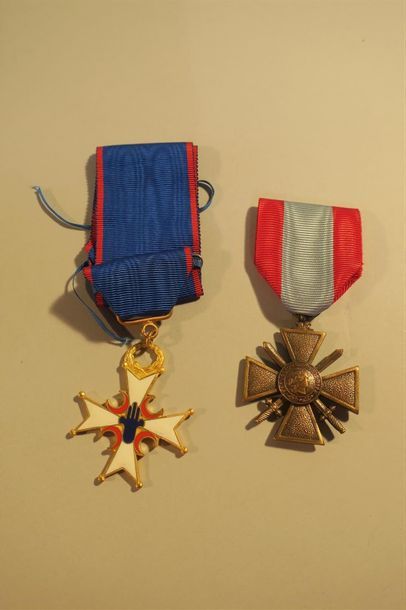 null FRANCE/USA. ORDRE de la LIBERTE, commandeur, médaille des évadé, Croix du mérite...