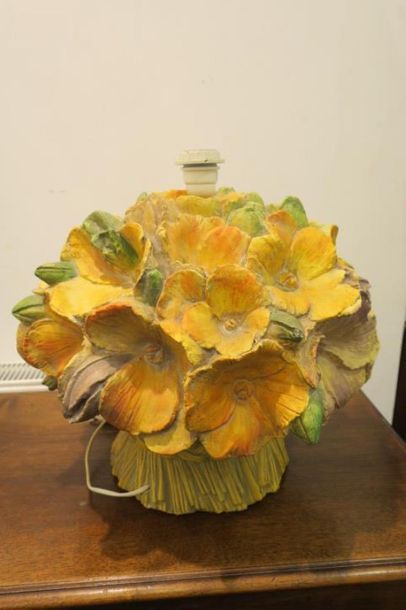null Lampe en terre cuite représentant un bouquet de blé et de fleurs