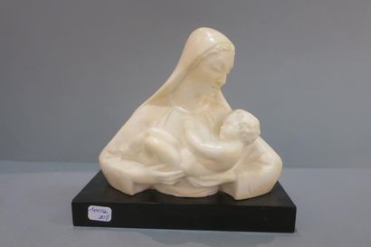 null AD BARTHELETTY. Vierge à l'Enfant, groupe sculpté sur socle de marbre.