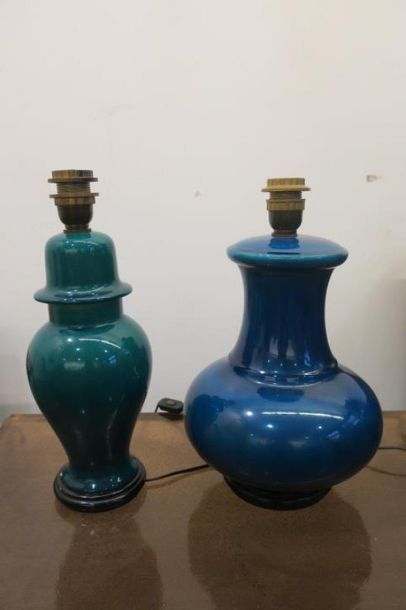 null Deux PIEDS de LAMPE en céramique craquelée bleue et verte. 