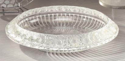 null LALIQUE FRANCE 
Coupe circulaire " Marguerite " en cristal 
moulé-pressé translucide....