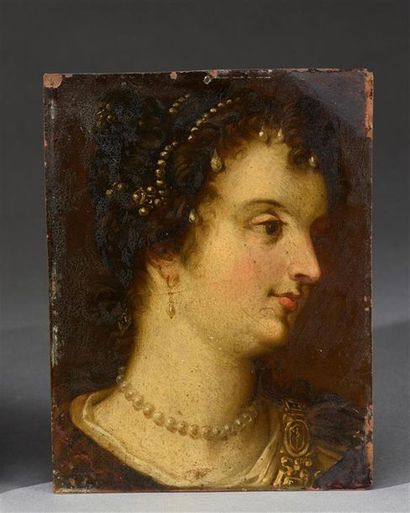 null ECOLE FLAMANDE du XVIIe siècle 

Portrait de femme légèrement de trois - quart,...