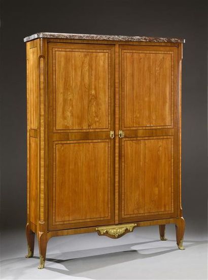 null Armoire de salon en bois de placage de rose en fil et amarante composant des...