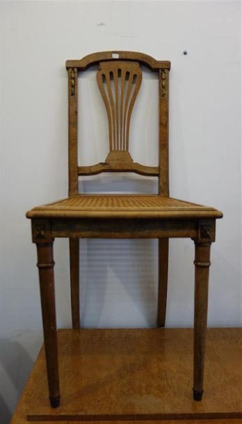 null Deux chaises de style Art Déco, garnitures de bronze.