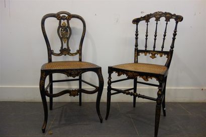null Paire de chaises de style Napoléon III laquées noires.