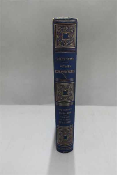 null VERNE (Jules). CINQ SEMAINES EN BALLON. Voyage de découvertes en Afrique par...