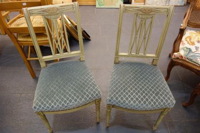 null Paire de chaises laquées. Style Louis XVI