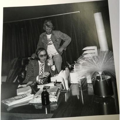 null Mario GURRIERI 
Johnny et Roger Lamour dans un bureau au Palais d'hiver, 30x30...