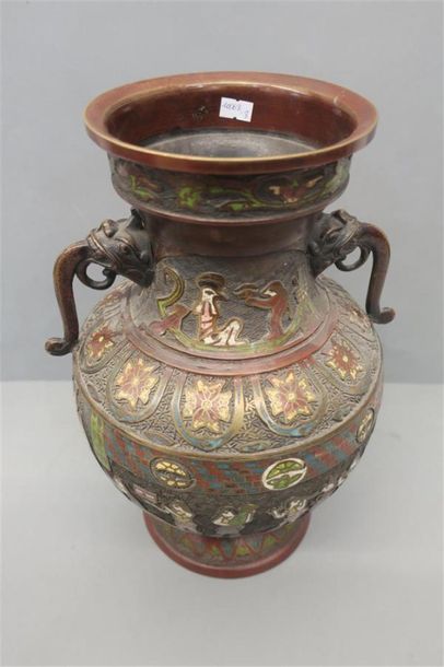 null VASE en bronze à décor d'émaux cloisonnés.