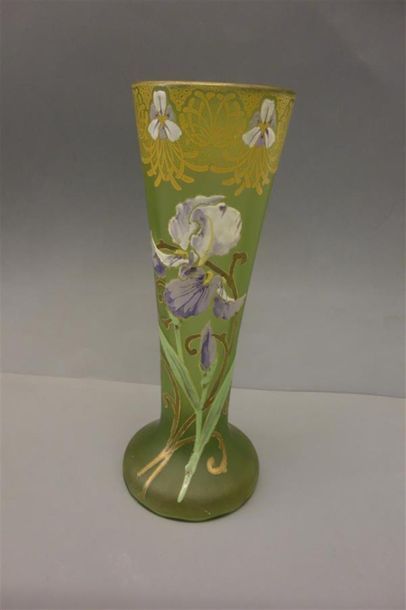 Vase émaillé 1900