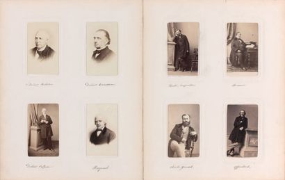 null PHOTOGRAPHIE. - Album de maroquin brun à décor de ferronnerie en relief, 1867.
Riche...