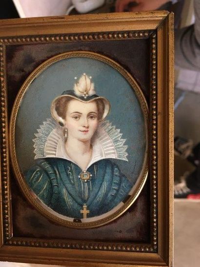 null Ecole Francaise du XIXème siècle Portrait de femme Miniature à la gouache. Signée...