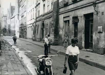 ALEXANDRE TRAUNER (1906-1993) Cracovie, vers 1961
6 épreuves argentiques d'époque,...