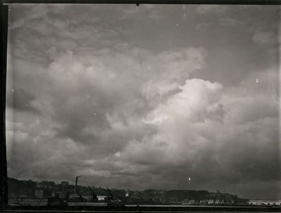 null Documentation Alexandre Trauner
Études de nuages, marines, Brest, 1937
Dossier...