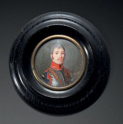 Ecole FRANCAISE vers 1800 
Portrait de François Bourlon de Chevigné Moncey en uniforme...