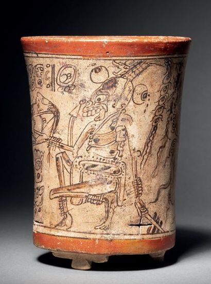 null CODEX STYLE CYLINDICAL VASE, DECORATED WITH THREE WAY Mayan Culture, North Petén...