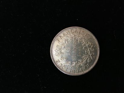 null 198 pièces de 5fr Semeuse en argent (835/1000) 1960 (65) 1961 (8) 1962 (34)...