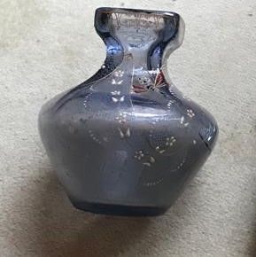 GALLE 
Petit vase en cristal émaillé
(Eclats)