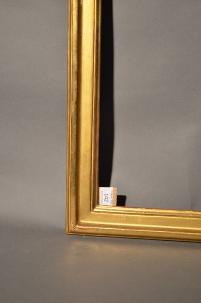 null CADRE en chêne mouluré et doré
Époque Louis XVI (redoré)
48 x 64,2 cm - Profil:...