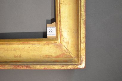 null GORGE en bois mouluré et doré
XIXe siècle
(restaurations) 64,2 x 111 cm - Profil:...