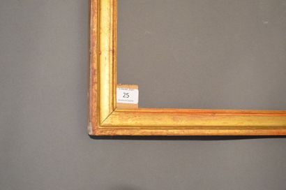 null BAGUETTE en bois mouluré et doré
Époque Louis XVI (usures)
50 x 62,5 cm - Profil:...