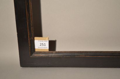 null CADRE en noyer mouluré et noirci
Italie, XIXe siècle
(voilé) 44,2 x 62,2 cm...