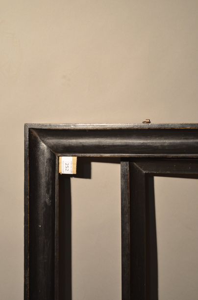 null DEUX GORGES en bois mouluré et noirci
Italie, XIXe siècle
30,4 x 41,3 cm - Profil:...