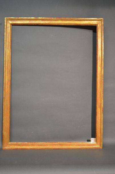null BAGUETTE en bois mouluré et doré
XIXe siècle
(usures)
71 x 97 cm - Profil: 5,4...