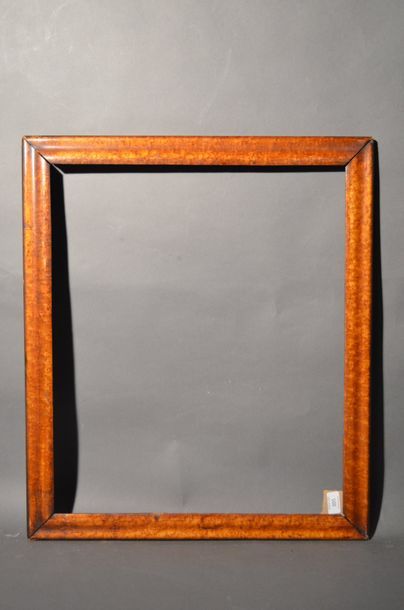 null RVERSE PROFILE FRAME in moulded wood veneered with burr Louis-Philippe
Period...
