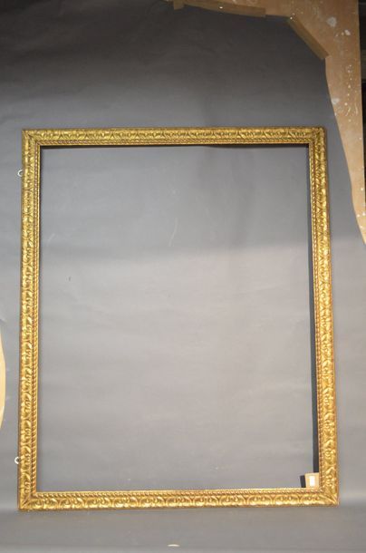 null RVERSE PROFILE FRAME made of carved and gilded wood with acanthus leaves and...