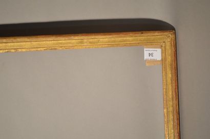 null BAGUETTE en bois mouluré et doré
Époque Louis XVI
35,3 x 47,8 cm - Profil: 2,8...