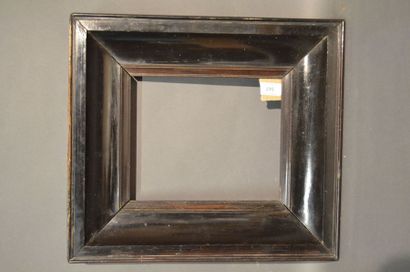 null FRAME in molded and blackened amaranth on a Dutch oak
core, 17th century
(cut...