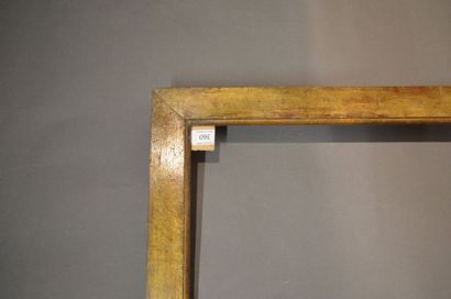 null BAGUETTE PLATE en bois mouluré et doré
Fin du XIXe siècle
85,6 x 133,2 cm -...