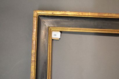 null FRAME in black and gold
molded oak Louis XVI period (accidents)
64,2 x 117,7...