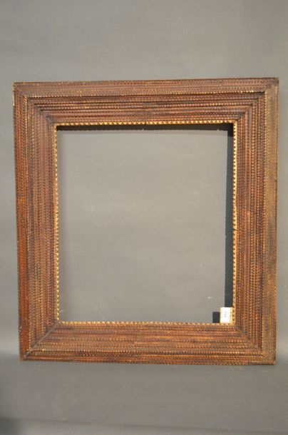 null FRAME made of wood cut in the shape of saw teeth Black
Forest, 19th century
(stitching)...