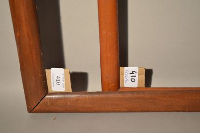 null DEUX JONCS en bois mouluré et teinté
Circa 1930 45,6 x 63 cm - Profil: 3,7 cm...