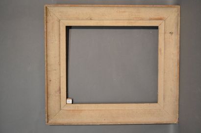 null CADRE en bois mouluré, peint et patiné
Circa 1940
48,7 x 57,9 cm - Profil: 12,5...