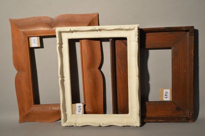 null CADRE À PROFIL RENVERSÉ en bois sculpté
Circa 1950
17,6 x 23,7 cm - Profil:...