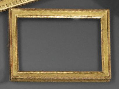 null PAIRE DE BAGUETTES en bois mouluré et doré
Époque Louis XVI 17,7 x 20 cm - Profil:...