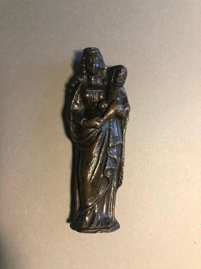 null Vierge à l'Enfant en bronze,
XVIIe siècle
H.13,5 cm