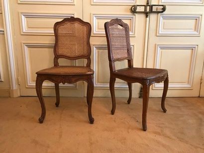 null Pair of Queen chairs with cane base in natural wood molded and carved with acanthus,...