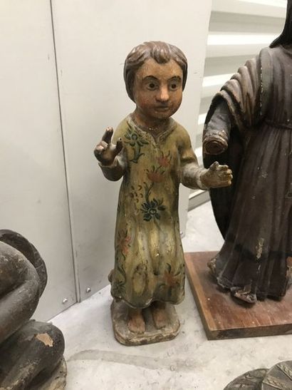null Figure du Christ enfant
En bois sculpté polychrome
Sa tunique à très beau motif...