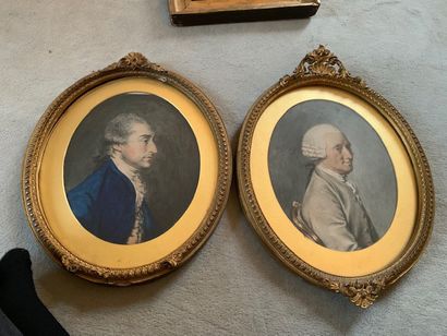 Ecole dans le goût du XVIIIe siècle 
Deux portraits d'homme de profil
Crayon et aquarelle
H....