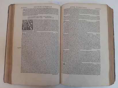PLINE. Naturae historiarum libri XXXVII. Paris, Pierre Gaudoul et Pierre Vidoue,...