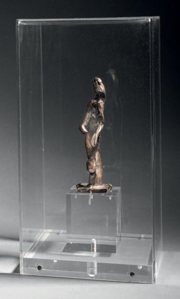 Apelles FENOSA (1899-1988) 
Opale ?
Bronze à patine brun clair
H : 13 cm, sur un...